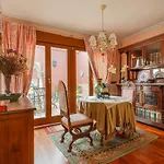 Historic Apartment In Santa Cruz