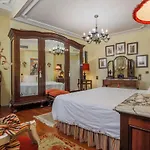 Historic Apartment In Santa Cruz